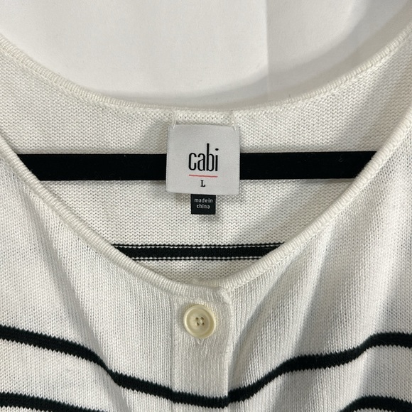 EUC Cabi Turnabout Cardigan #6164 - Picture 5 of 7